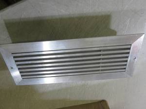 lot 148 image: (RM1) Lot of 12 Aluminum Air Vents ...
