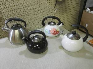 lot 156 image: (RM2) 4 Tea Pots...