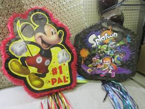 lot 160 image: (A-2T) 2 Pinatas ...