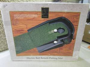 lot 167 image: (RM3) Electric Ball Return Putting ...
