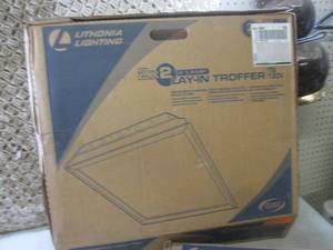 lot 171 image: (RMT) 2 - 2 ft x 2 ft Lay-In Troffe...
