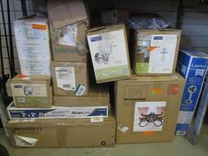 lot 178 image: (EW3) Large Lot of Assorted Lightin...