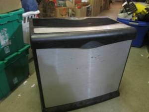 lot 180 image: (RMDR) Essick Air Care Evaporative ...