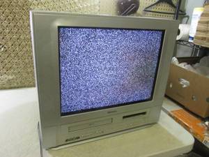 lot 185 image: (RMC) Vintage Memorex 21 TV with B...