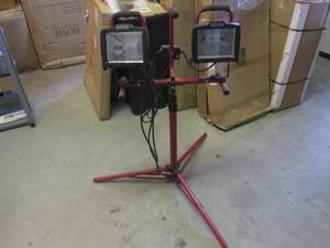lot 189 image: (RMBC) Craftsman Dual Work Light wi...