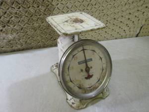 lot 200 image: (FS) Vintage Universal Scale...