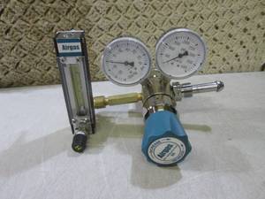 lot 207 image: (FS) Airgas Y12-244A Analytical Cyl...
