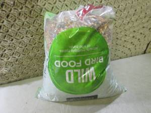 lot 218 image: (C-3) Wild Bird Food Damaged 20 Pou...