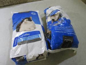 lot 219 image: (C-3) 2 Bags Cat Litter Damaged 10 ...
