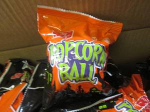 lot 235 image: (D-1) Box of 40 Popcorn Balls Best ...
