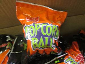 lot 238 image: (D-1) Box of 40 Popcorn Balls Best ...