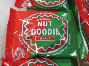 lot 249 image: (B-1) 12 Maple Nut Goodie Candy Bar...