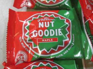 lot 251 image: (B-1) 12 Maple Nut Goodie Candy Bar...
