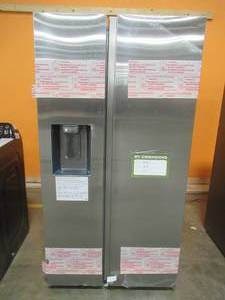 Samsung 27.4 cu. ft. Side by Side Refrigerator in Fingerprint Resistant Stainless Steel, RS27T5200SR, (Small Ding on RH Door) - 1 YEAR WARRANTY