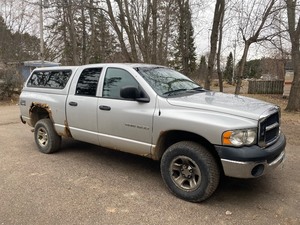 2005 Dodge Crew Cab 4x4 1500 Truck With Topper. - NO RESERVE