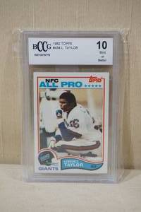 lot 48 image: 1982 Topps Lawrence Taylor #434 Card - BCCG 10