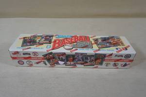lot 65 image: 1991 Donruss Baseball Card Complete Hobby Dealer Set