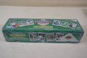 lot 70 image: 1990 Upper Deck Baseball Card Complete Set