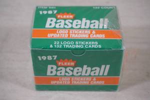 lot 73 image: 1987 Fleer Baseball Traded Card Complete Set