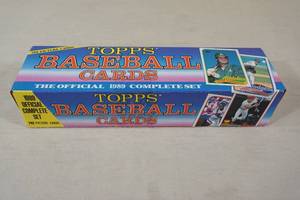 lot 76 image: 1989 Topps Baseball Card Complete Set