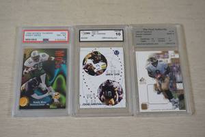 lot 80 image: Graded Football Cards - Chad Greenway, Daunte Culpepper, Randy Moss