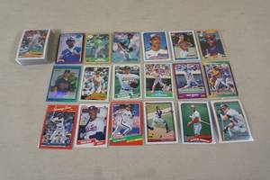 lot 102 image: Baseball Cards - Rookies and Stars - Griffey Jr Donruss