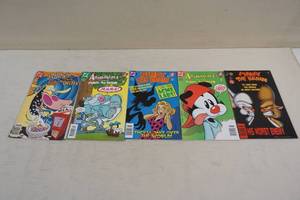lot 234 image: Comic Books - Animaniacs, Pinky and the Brain, Cow and Chicken