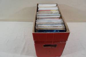 lot 248 image: Box of Comic Books - Assorted Titles