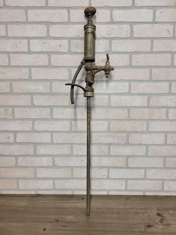 Epic Collectibles 7 Beer, Liquor & Pop Collectibles / Signs, Antique