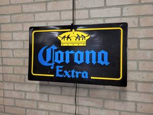 lot 1448 image: Corona Lighted Beer Sign - 13 x 24 - WORKS