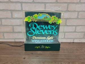 lot 1474 image: Dewey Stevens Wine Cooler Lighted Display - 12 x 13 x 3 - WORKS
