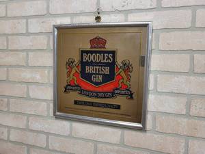 lot 1487 image: Boodles British Gin Mirror - 14 x 14