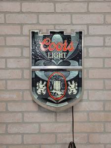 lot 1490 image: Coors Light Beer Lighted Sign - 13 x 19 - WORKS