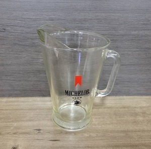 lot 1497 image: Nice Heavy Glass Michelob Beer Pitcher - 9 Tall