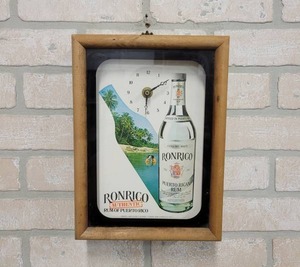 lot 1527 image: Ronrico Puerto Rican Rum Clock - 11 x 8 x 3