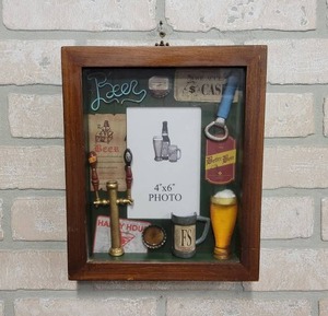 lot 1528 image: Beer Theme Shadowbox, holds 4x6 Photo - Overall 11 x 9