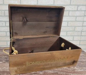 lot 1558 image: Ronrico Gold Rum Crate  Chest - 24 x 14 x 10.5