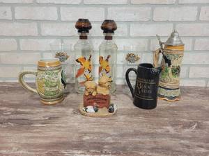 lot 1561 image: Lot of Beer Steins, Anhueser Busch Statue and More