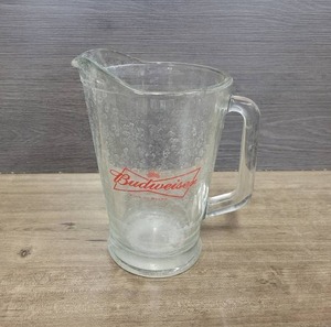 lot 1567 image: Nice Heavy Glass Budweiser Beer Pitcher - 9 Tall