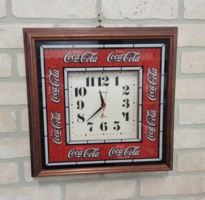 lot 1588 image: Coca-Cola Wall Clock - 14 x 14 - WORKS
