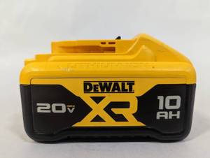 lot 701 image: DeWalt 20v 10AH Battery - Tested