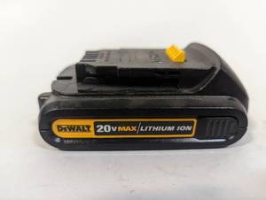 lot 706 image: DeWalt 20v 1.3AH Battery - Tested
