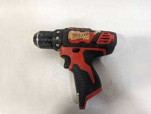 lot 713 image: Milwaukee 12v Drill - Tested