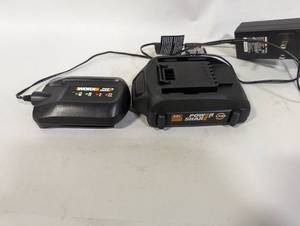 lot 741 image: Worx 20V 1.5AH Battery with Charger - Tested