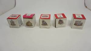 Liberty FallsAmericana Collection Miniature Hand Painted Village Pieces