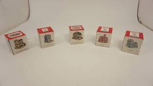 Liberty FallsAmericana Collection Miniature Hand Painted Village Pieces
