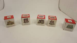 Liberty FallsAmericana Collection Miniature Hand Painted Village Pieces