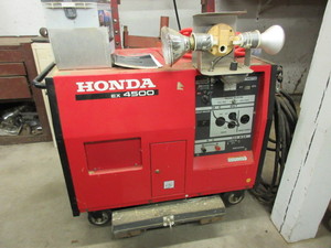 lot 304 image: HONDA GENERATOR