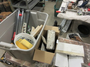 lot 356 image: CERAMIC TILE AND LEVELING TOOLS