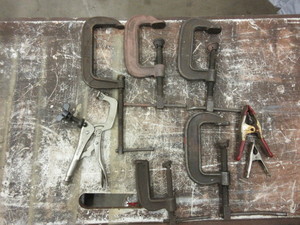 lot 362 image: AN ASSORTMENT OF LARGE CLAMPS
